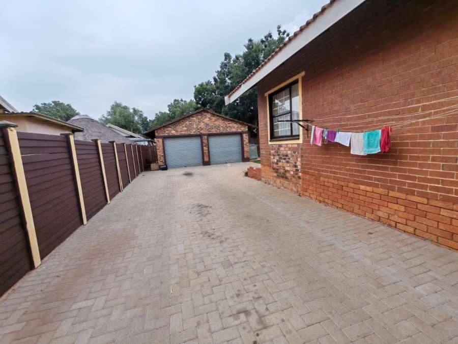 3 Bedroom Property for Sale in Vaalpark Free State